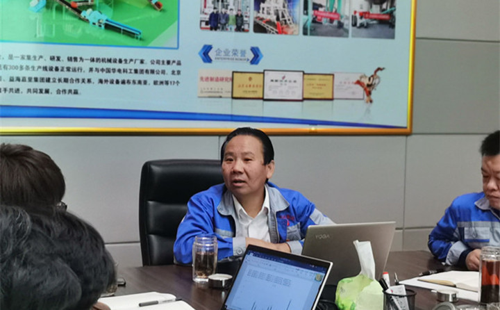 居邦源集團(tuán)董事長(zhǎng)景奉國先生鼓勵(lì)大家要大膽，要用心做，找到合適的銷售及談判方式